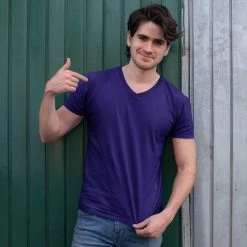 The Banyan Tee Graphic Junkies V-neck T-shirt - Navy Blue